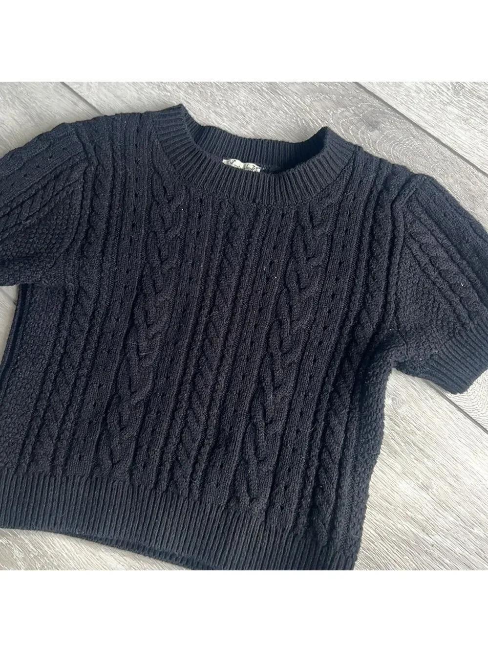 Free people black cropped cable knit short sleeve stretch sweater small